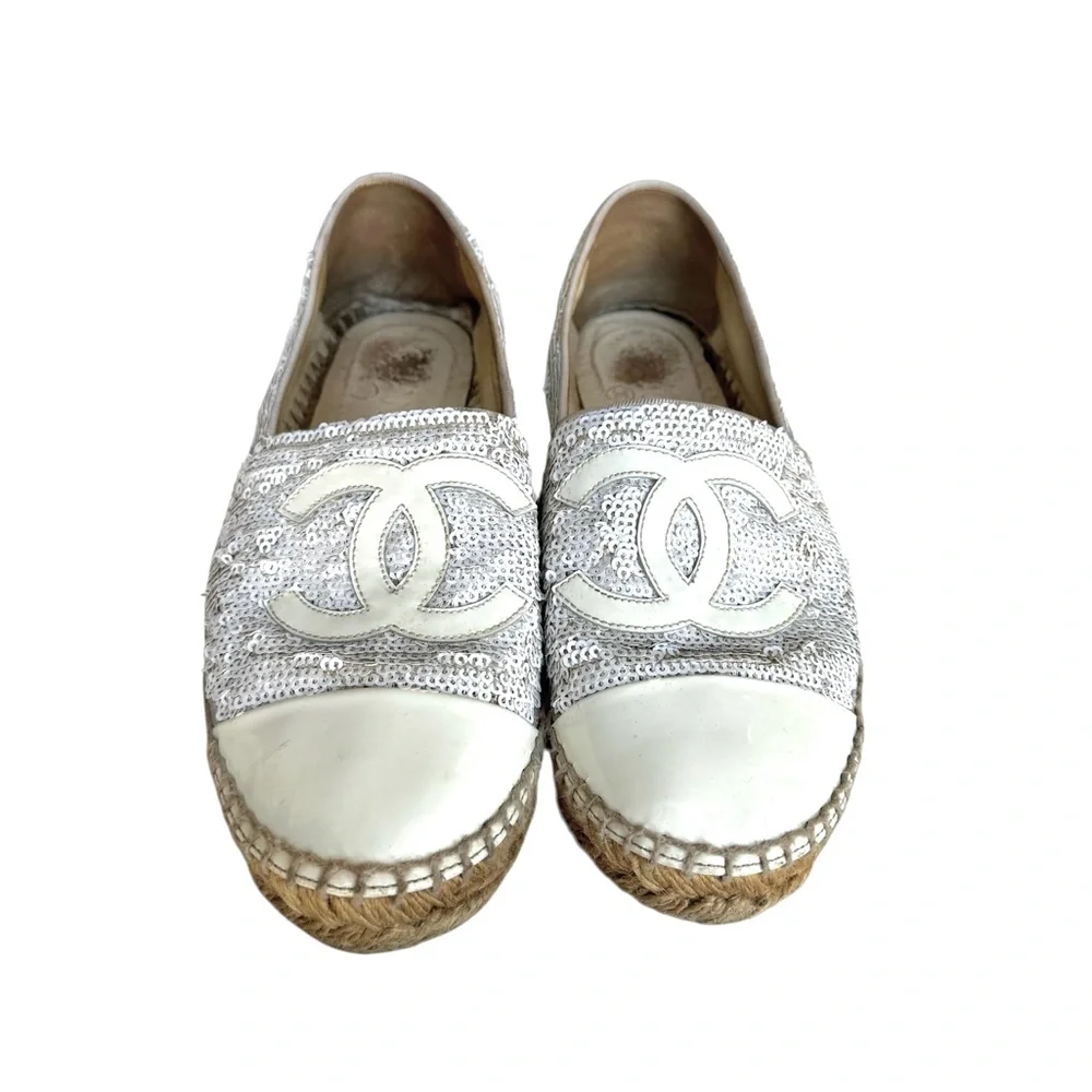 CHANEL White Interlocking CC Patent Sequins Espadrille